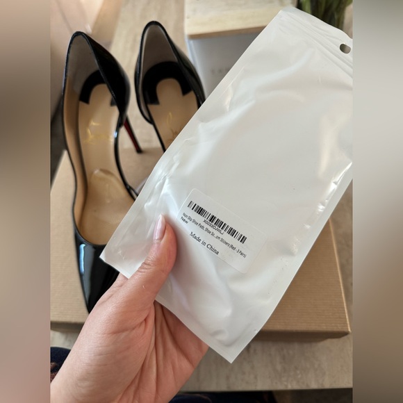 Christian Louboutin Iriza 100 Patent Leather Pumps – Black – Size 35.5 – Worn 2x - Picture 12 of 16